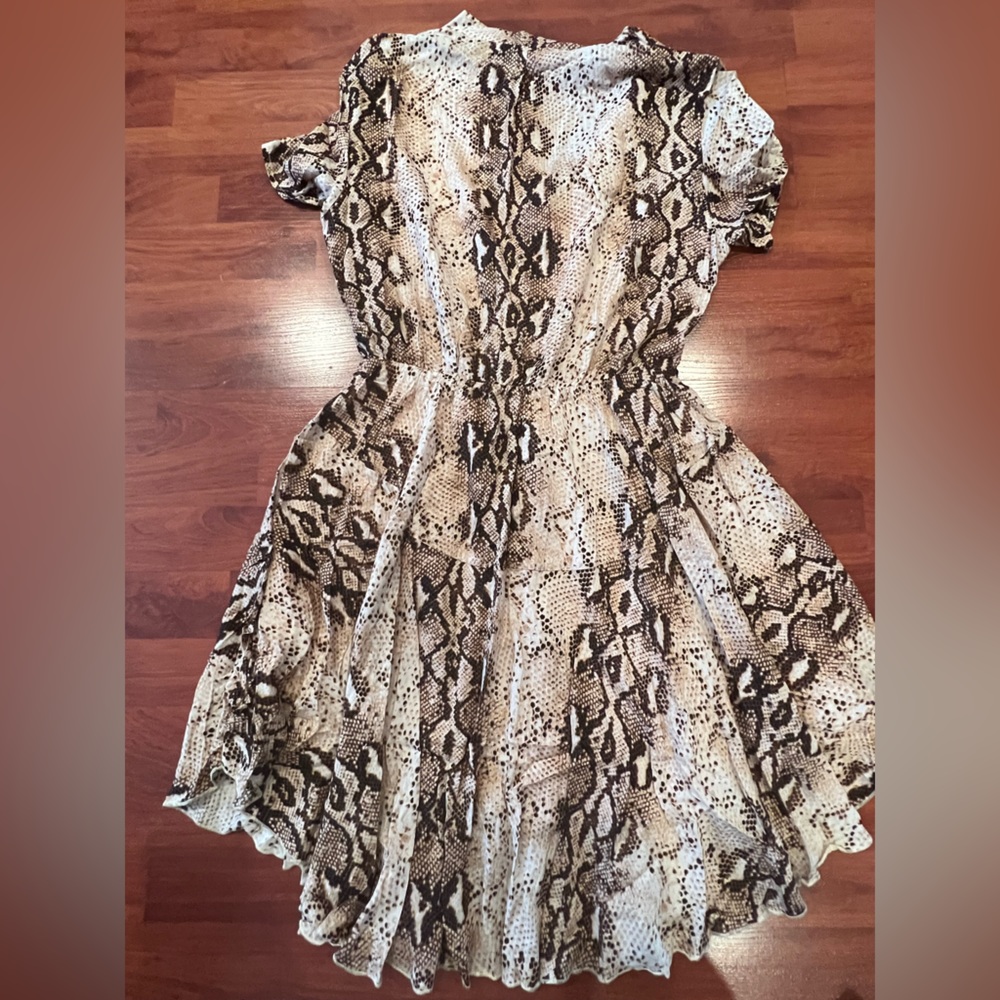 Snake print mini dress elastic waist size M boutique